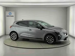 Cinzento Usado 2024 Mitsubishi Colt Invite | € 17.260 (Preço justo)
