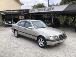 Cinzento Usado 1994 Mercedes C220 Sedan | € 3.750