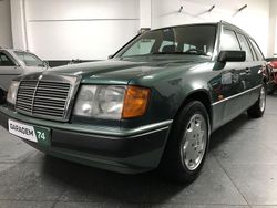 Verde Usado 1993 Mercedes E200 Carrinha | € 12.000