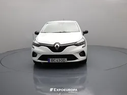 Branco Usado 2023 Renault Clio V Evolution Sedan | € 18.890 (Preço justo)