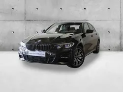 Preto sapphire metalizada Usado 2022 BMW 330e Shadowline Sedan | € 37.946 (Preço justo)