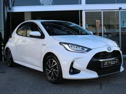 Branco Usado 2021 Toyota Yaris Comfort Citadino | € 19.750 (Preço justo)