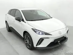 Branco Usado 2024 MG MG4 EV Luxury Citadino | € 27.680 (Preço justo)