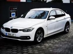 Branco Usado 2016 BMW 318 Sport Line Sedan | € 17.500 (Preço justo)