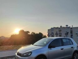 Cinzento Usado 2010 VW Golf VI Citadino | € 6.950 (Preço justo)