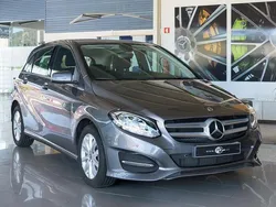 Cinzento Usado 2017 Mercedes B180 Style Monovolume | € 18.900 (Preço justo)
