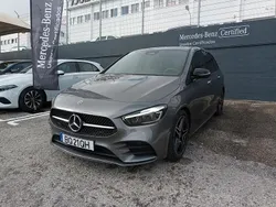 Cinza Usado 2025 Mercedes B180 AMG line Monovolume | € 42.000