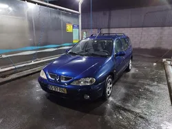 Usado 2001 Renault Mégane Sedan | € 1.150