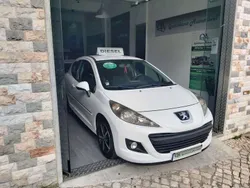 Branco Usado 2011 Peugeot 207 Citadino | € 4.950 (Bom preço)