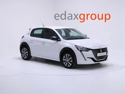 Branco Usado 2023 Peugeot e-208 Active Citadino | € 21.390 (Preço justo)