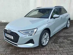 Cinzento Usado 2024 Audi A3 Citadino | € 49.100