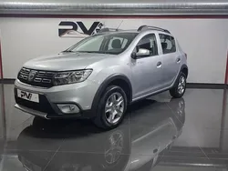 Cinzento Usado 2021 Dacia Sandero Citadino | € 13.990 (Preço justo)