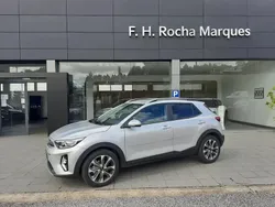 Prata Usado 2024 Kia Stonic SUV | € 20.150 (Preço elevado)