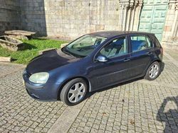 Usado 2004 VW Golf V Sedan | € 2.800