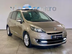Castanho Usado 2012 Renault Scénic III Bose Edition Monovolume | € 7.350