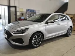 Cinza Usado 2024 Hyundai i30 Style | € 24.500 (Preço justo)