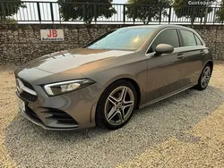 Cinza Usado 2020 Mercedes A180 AMG line Citadino | € 27.950 (Preço justo)