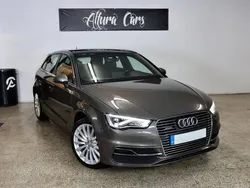 Cinzento Usado 2017 Audi A3 Sportback e-tron S-Line Sedan | € 19.900