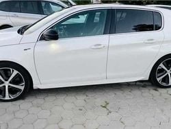 Branco Usado 2018 Peugeot 308 Citadino | € 15.900 (Preço justo)