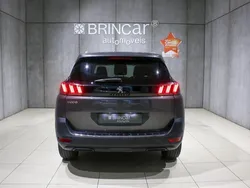 Cinza Usado 2021 Peugeot 5008 Allure Monovolume | € 23.900 (Preço justo)