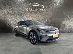 Cinza Usado 2023 Renault Mégane Iconic SUV | € 31.950 (Preço justo)