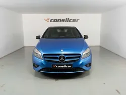 Azul Usado 2014 Mercedes A180 Urban Citadino | € 13.980 (Bom preço)