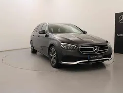 Cinzento Usado 2023 Mercedes E220 Sedan | € 45.990 (Super Preço)
