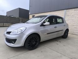 Usado 2017 Renault Clio IV Sedan | € 4.500