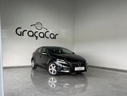 Preto Usado 2018 Volvo V40 Momentum Carrinha | € 15.900 (Preço justo)