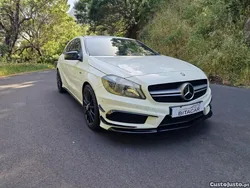 Branco Usado 2015 Mercedes A180 AMG line | € 20.950 (Preço elevado)