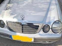 Usado 2000 Mercedes E320 Sedan | € 5.500
