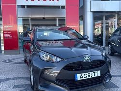 Cinza Usado 2022 Toyota Yaris Comfort | € 17.990 (Preço justo)