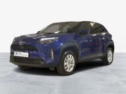 Azul (pintura metalizada) Usado 2024 Toyota Yaris Comfort Sedan | € 26.750 (Preço elevado)