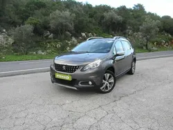 Cinzento Usado 2016 Peugeot 2008 SUV | € 12.250 (Preço justo)
