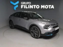 Cinzento Usado 2024 Citroën e-C4 Feel Sedan | € 26.940 (Preço justo)