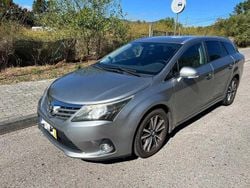 Usado 2013 Toyota Avensis Luxury Carrinha | € 9.500