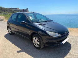 Usado 2015 Peugeot 206 Sedan | € 1.750