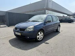 Usado 2002 Renault Clio II Sedan | € 1.750 (Caro)