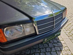 Cinzento Usado 1992 Mercedes 190 Sedan | € 9.900