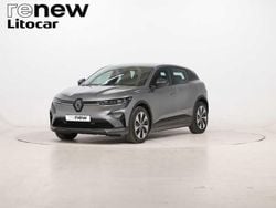 Cinzento Usado 2024 Renault Mégane Iconic Sedan | € 34.250 (Preço justo)