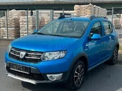 Azul Usado 2015 Dacia Sandero Stepway Citadino | € 10.400 (Preço elevado)