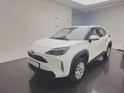Branco (sólida) Usado 2024 Toyota Yaris Comfort | € 26.750 (Preço justo)