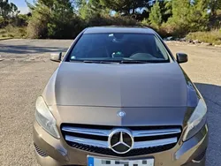 Usado 2014 Mercedes A180 Sedan | € 13.750 (Preço justo)