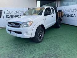 Branco Usado 2009 Toyota HiLux Pickup | € 19.000