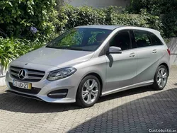 Cinza Usado 2018 Mercedes B180 Urban Monovolume | € 16.900 (Super Preço)