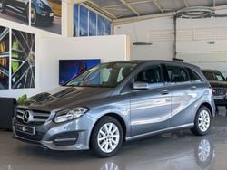 Cinzento Usado 2017 Mercedes B180 Style Monovolume | € 18.900 (Preço justo)