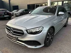 Cinzento Usado 2022 Mercedes E300 Avantgarde Carrinha | € 55.900 (Caro)