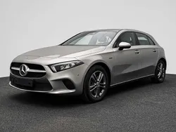 Cinzento Usado 2020 Mercedes A160 | € 25.900