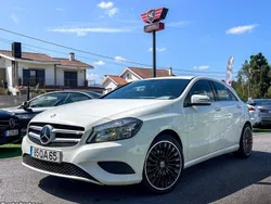 Branco Usado 2015 Mercedes A180 Style | € 17.750 (Preço justo)