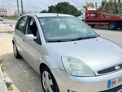 Cinzento Usado 2004 Ford Fiesta ST Citadino | € 2.800